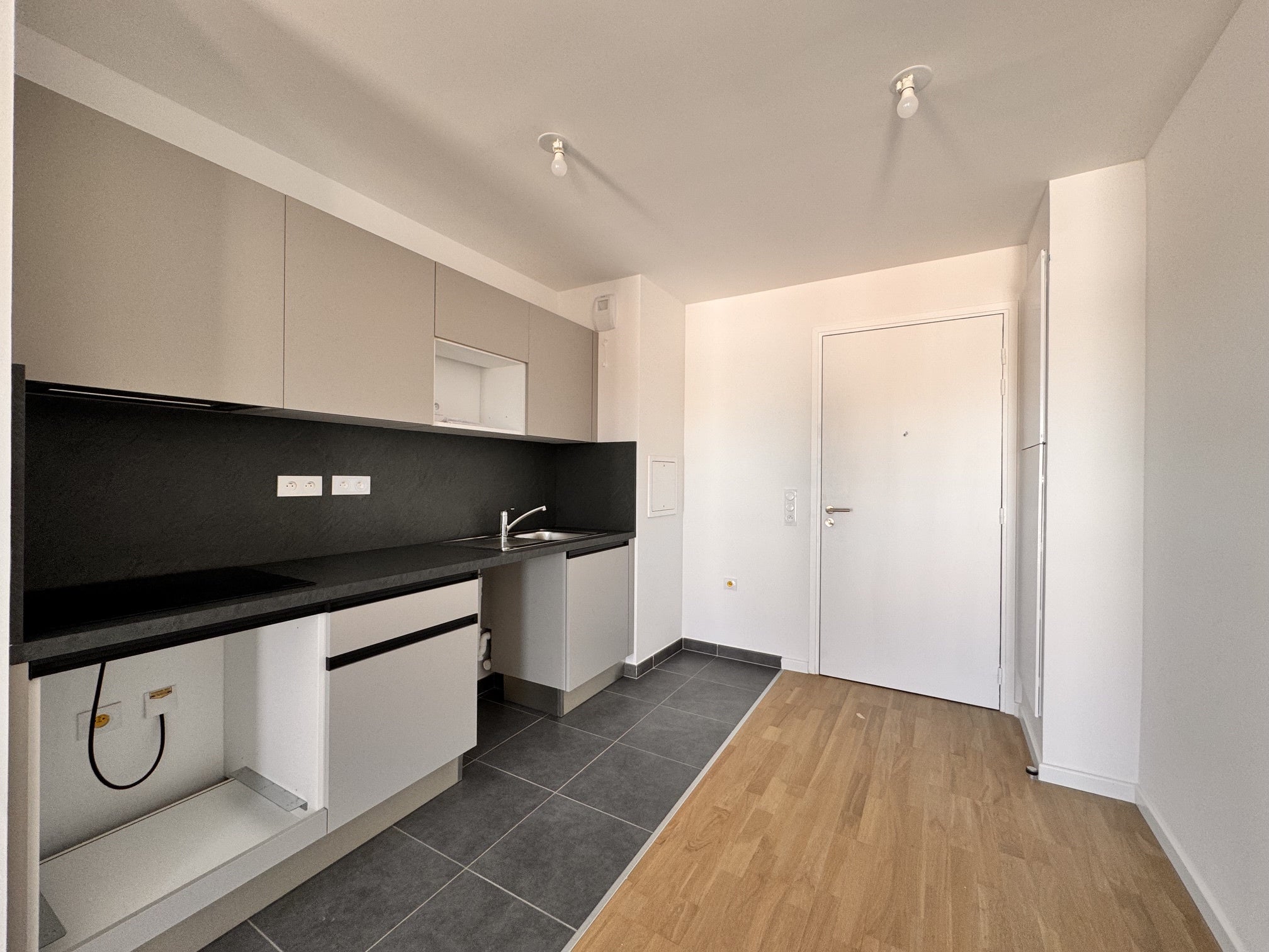 Flat Rue de Prague in Élancourt
