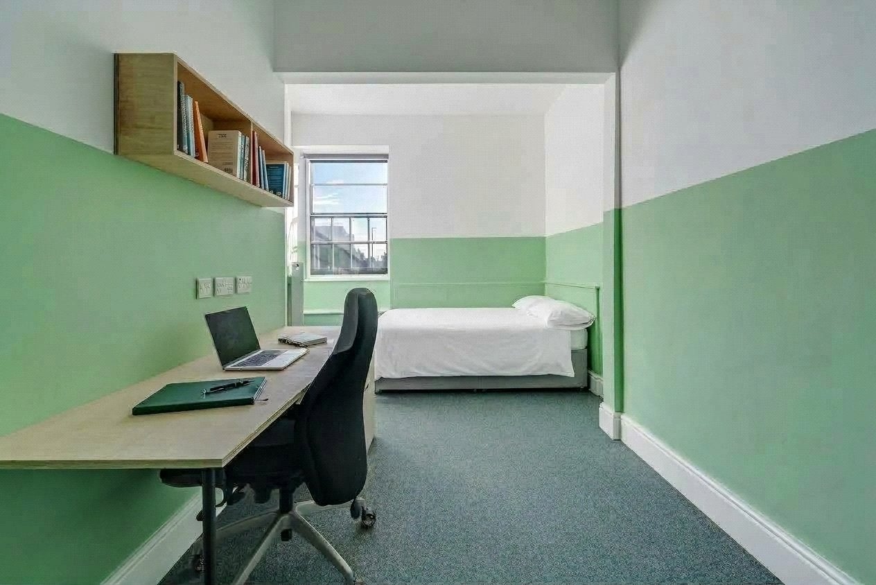 Room Blackberry Hill in Bristol