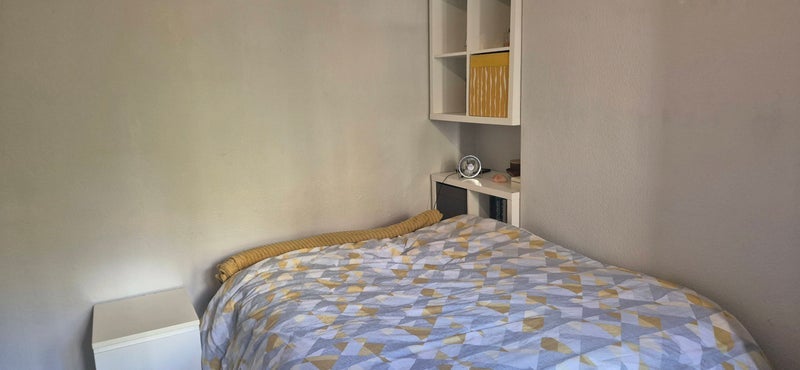 Room Colenso Road in Greater London