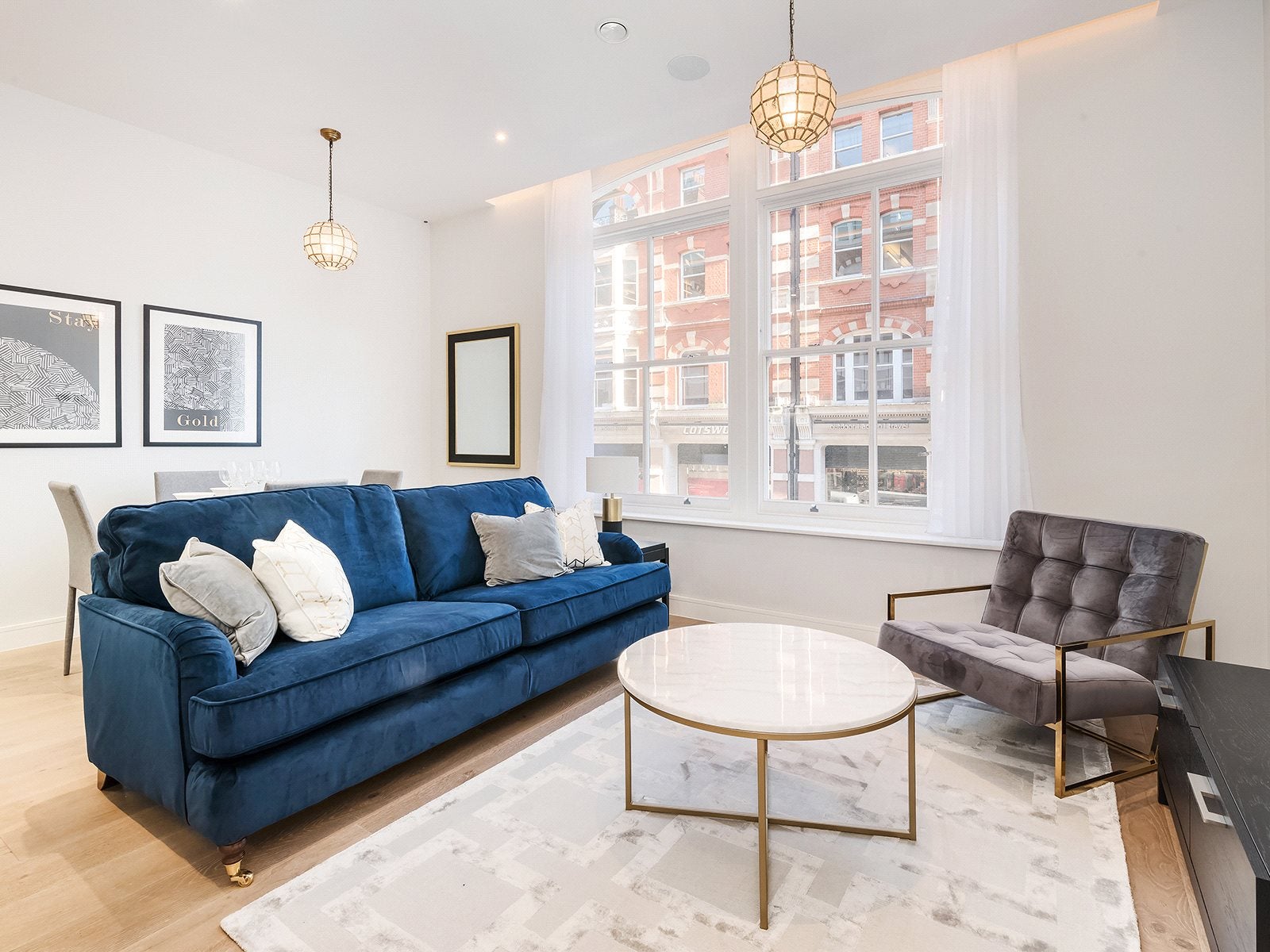 Flat Maiden Lane in City of Westminster