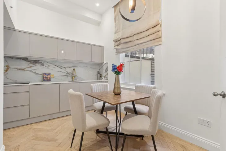 Flat Chesham Street in City of Westminster