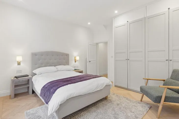 Flat Chesham Street in City of Westminster