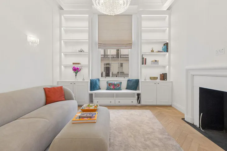 Flat Chesham Street in City of Westminster