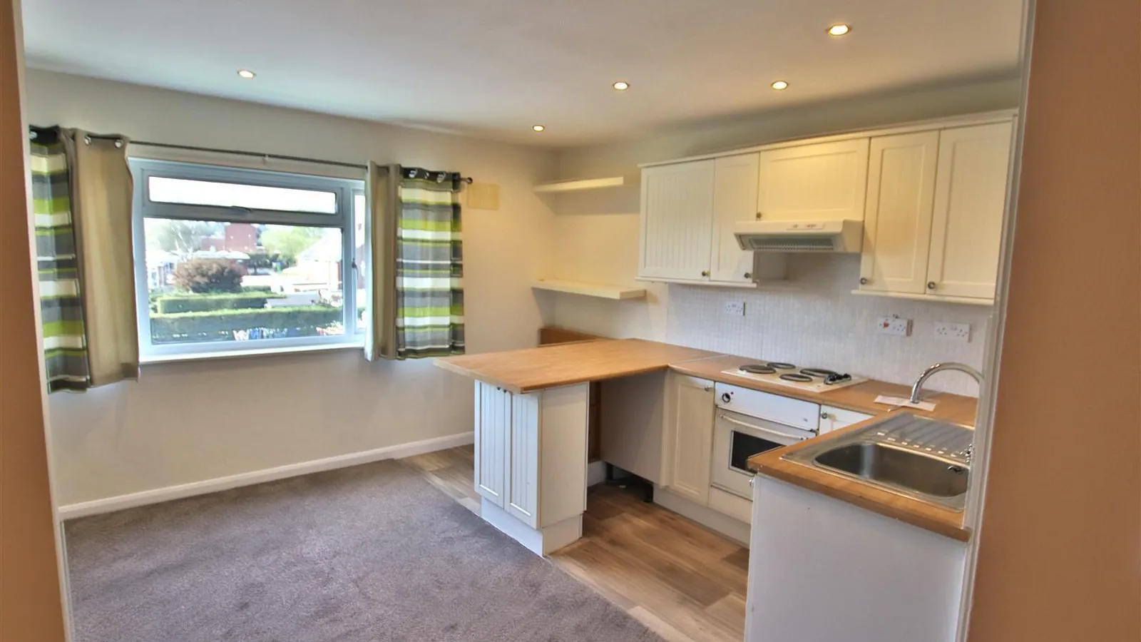 Flat Swilgate Road in Tewkesbury