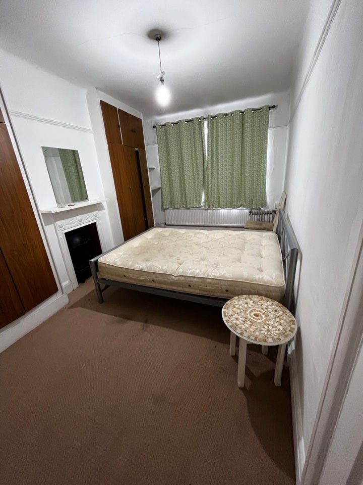 Room High Street in Borough of Runnymede