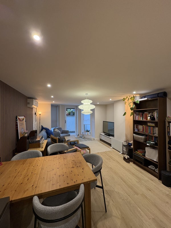 Room Wilmslow Road in Manchester