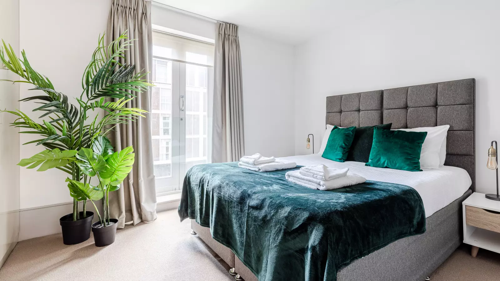 Flat Knaresborough Place in Greater London