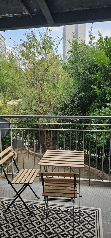 Room Hunt Close in Greater London