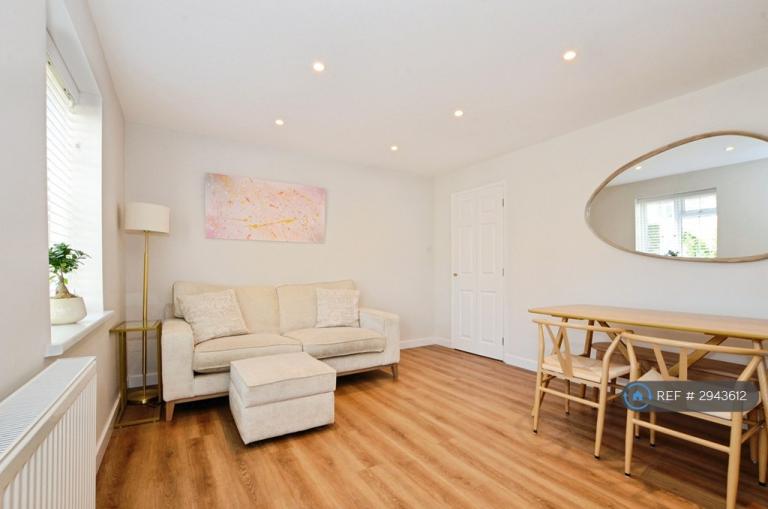 Flat Phillimore Place in Hertsmere