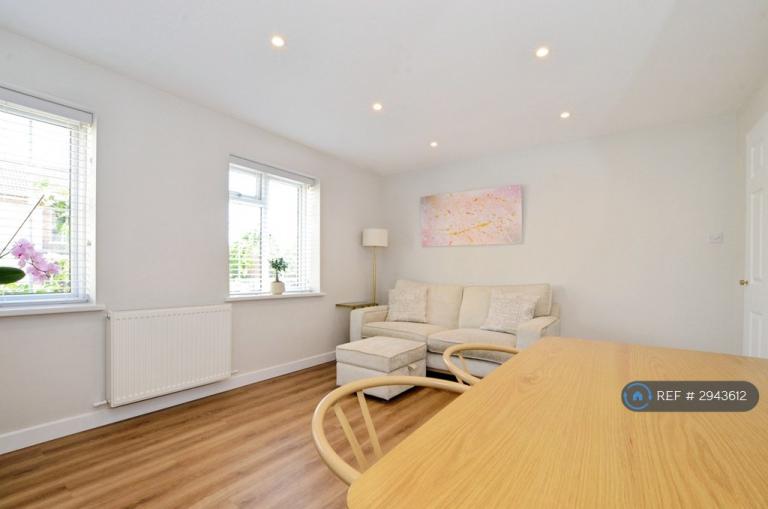 Flat Phillimore Place in Hertsmere
