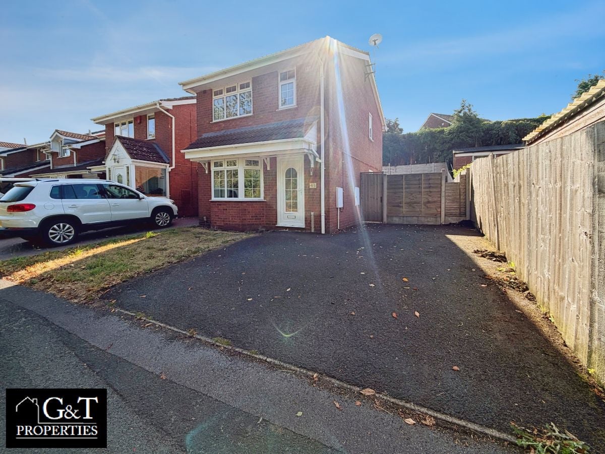 House North View Drive in Brierley Hill
