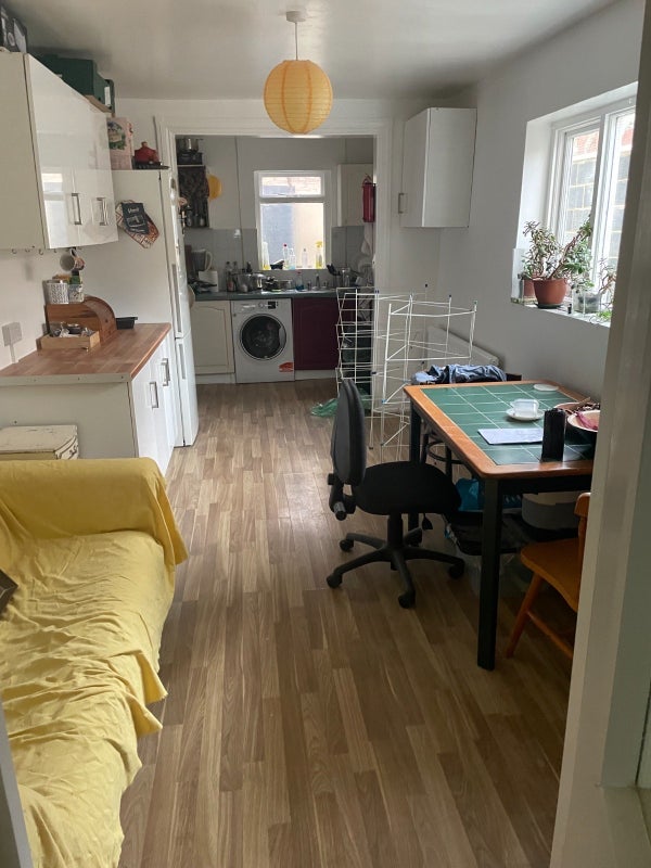 Room Powerscroft Road in Greater London