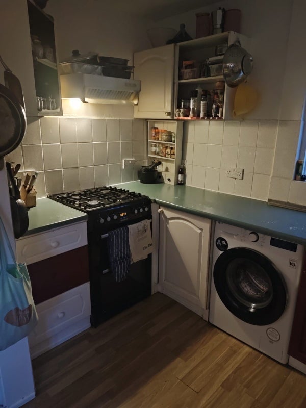 Room Powerscroft Road in Greater London
