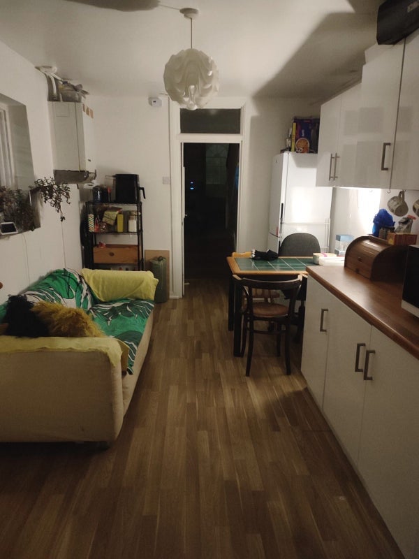 Room Powerscroft Road in Greater London