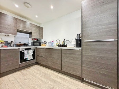 Flat Katherine Court in Greater London
