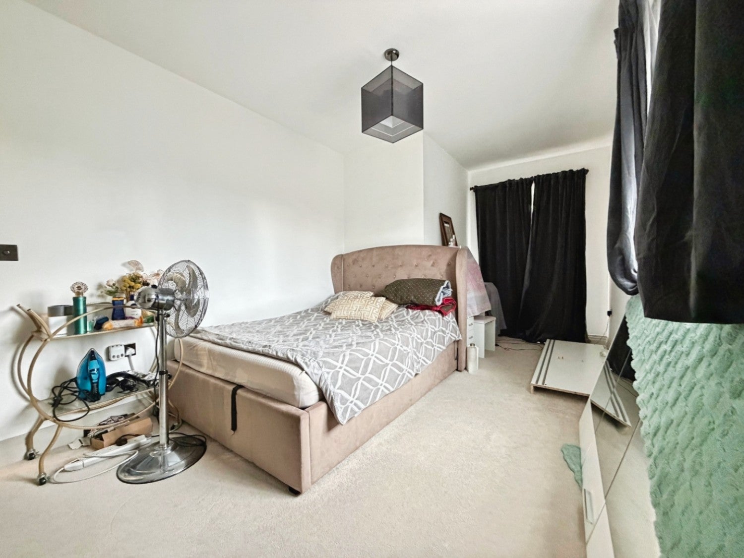 Flat Katherine Court in Greater London