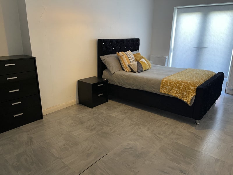 Room Repton Street in Greater London