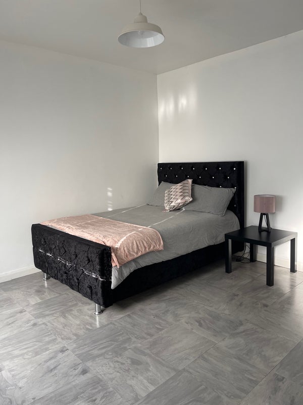Room Repton Street in Greater London