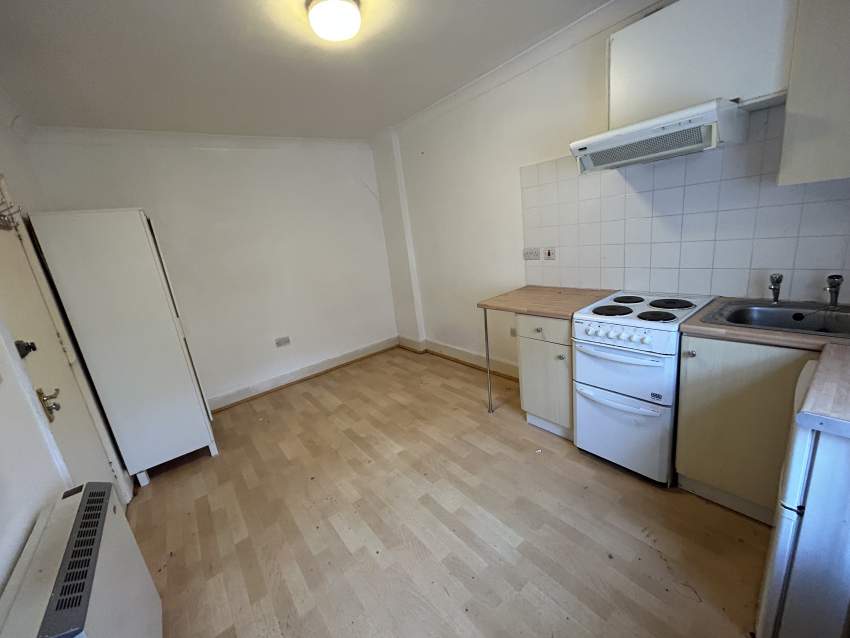 Room Western Road in Hove