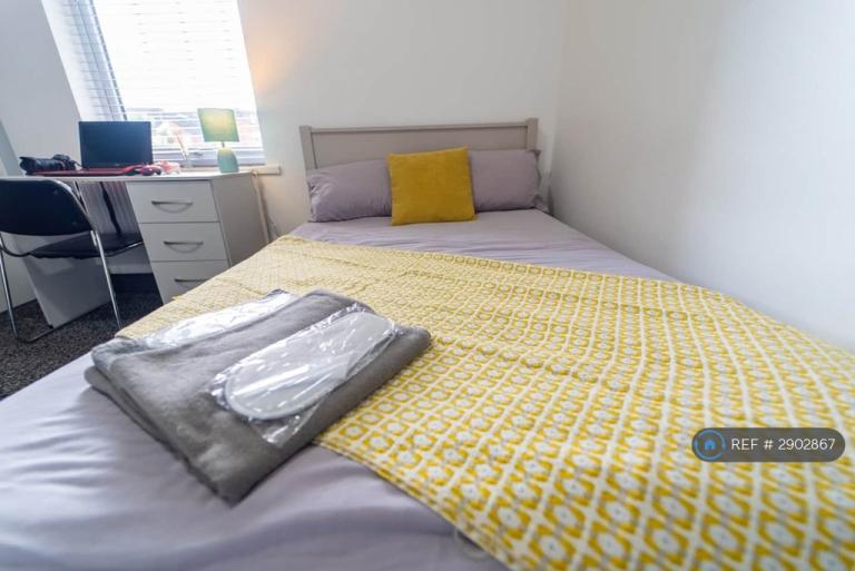 Flat Bournbrook Road in Birmingham
