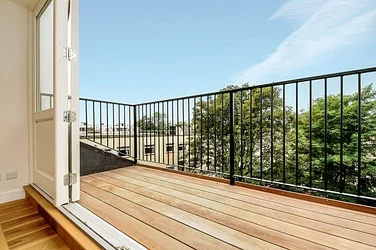 Flat Balham High Road in Greater London