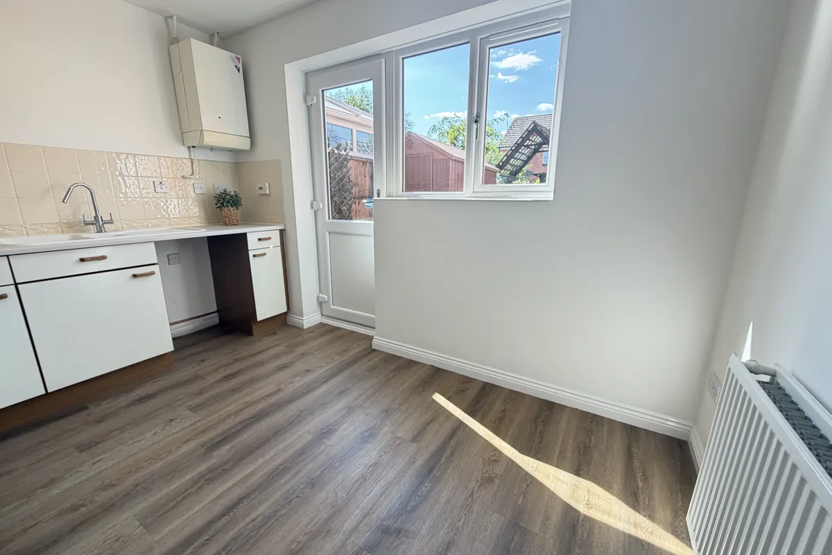 House Thomson Close in Rugby