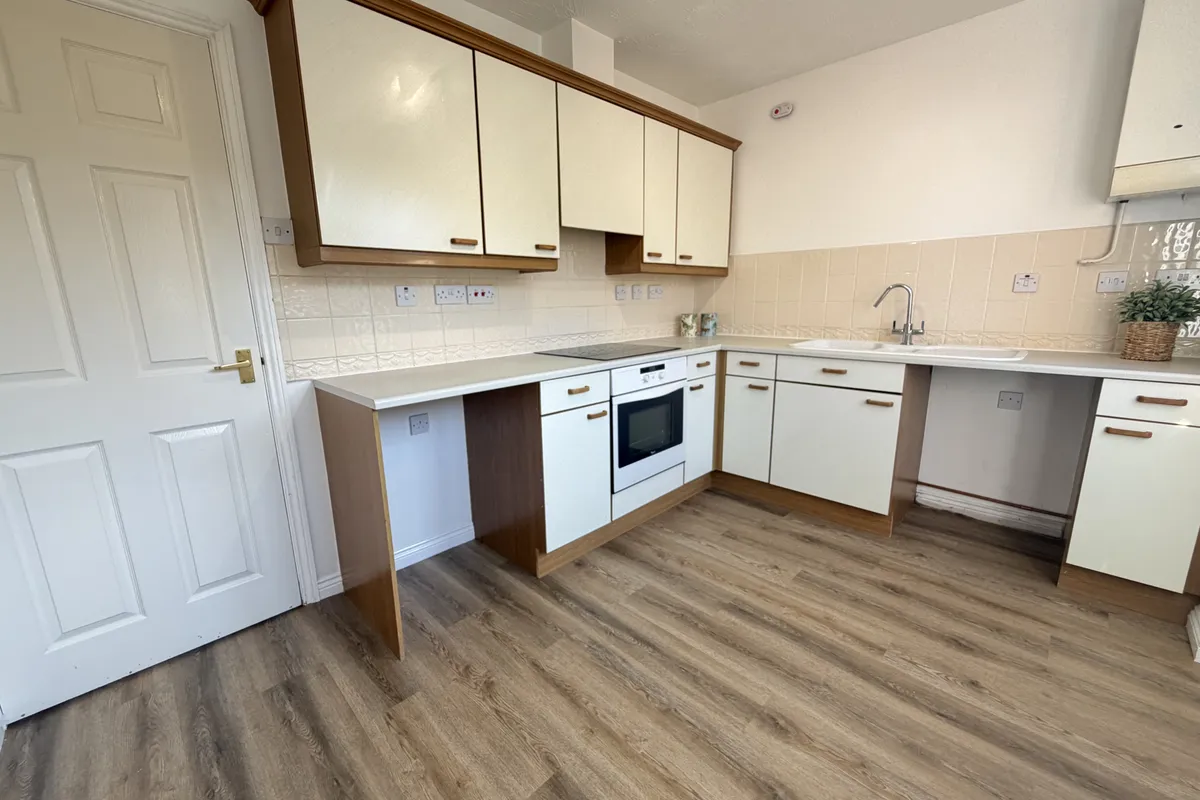 House Thomson Close in Rugby