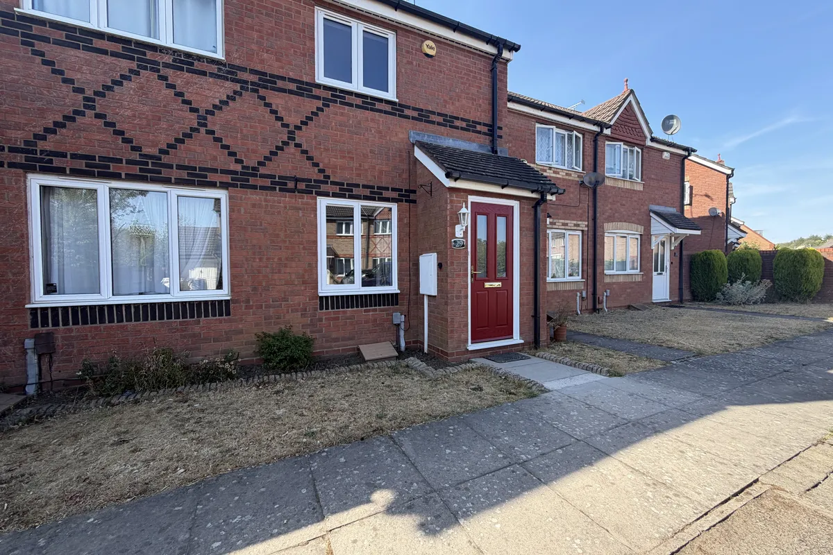 House Thomson Close in Rugby