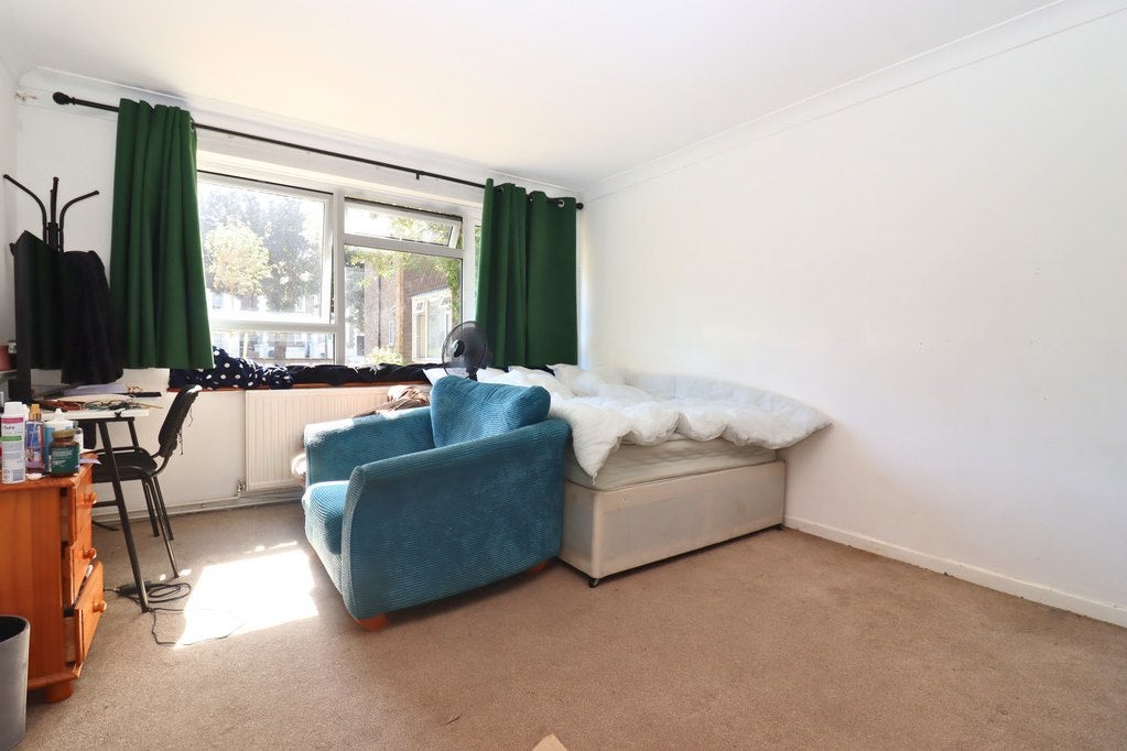 Flat Surbiton Road in Greater London