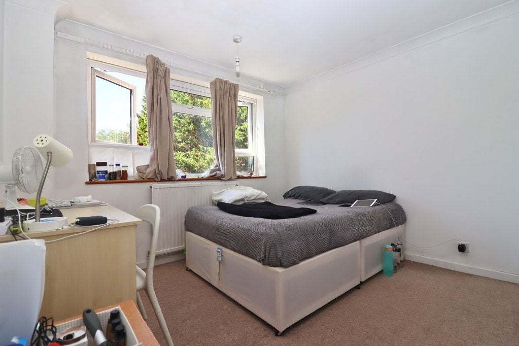 Flat Surbiton Road in Greater London