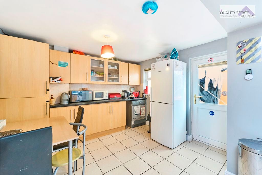 Room Hilton Road in Stoke-on-Trent