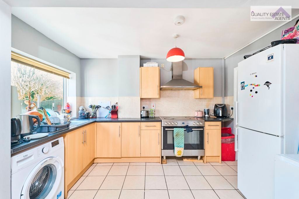 Room Hilton Road in Stoke-on-Trent