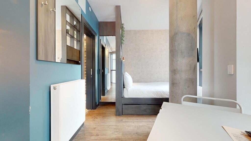 Flat Crossharbour Plaza in Greater London