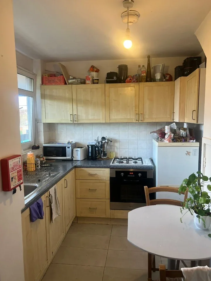 Room Raglan Street in Greater London