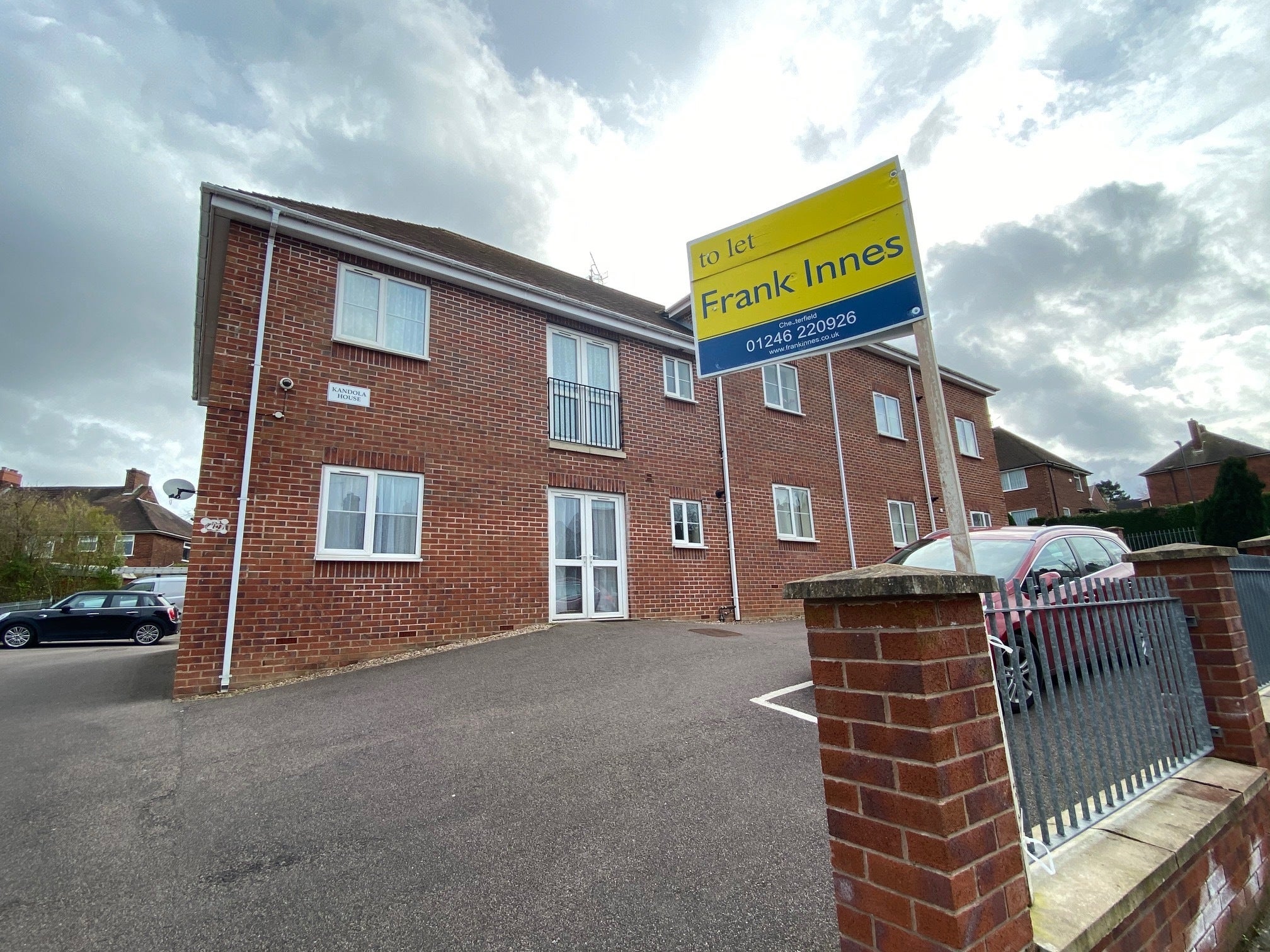 Flat Lancaster Road in Chesterfield