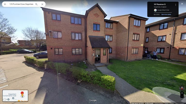 Flat Rainham Road South in Greater London