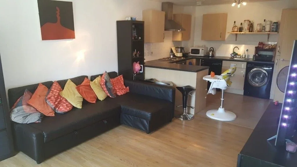 Flat Belsize Road in Greater London