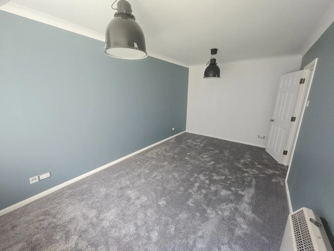 Flat Dolphin Court in Flackwell Heath