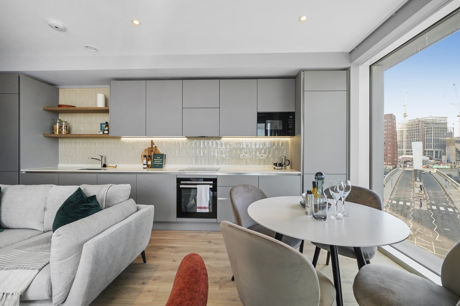 Flat Anthems Way in Greater London