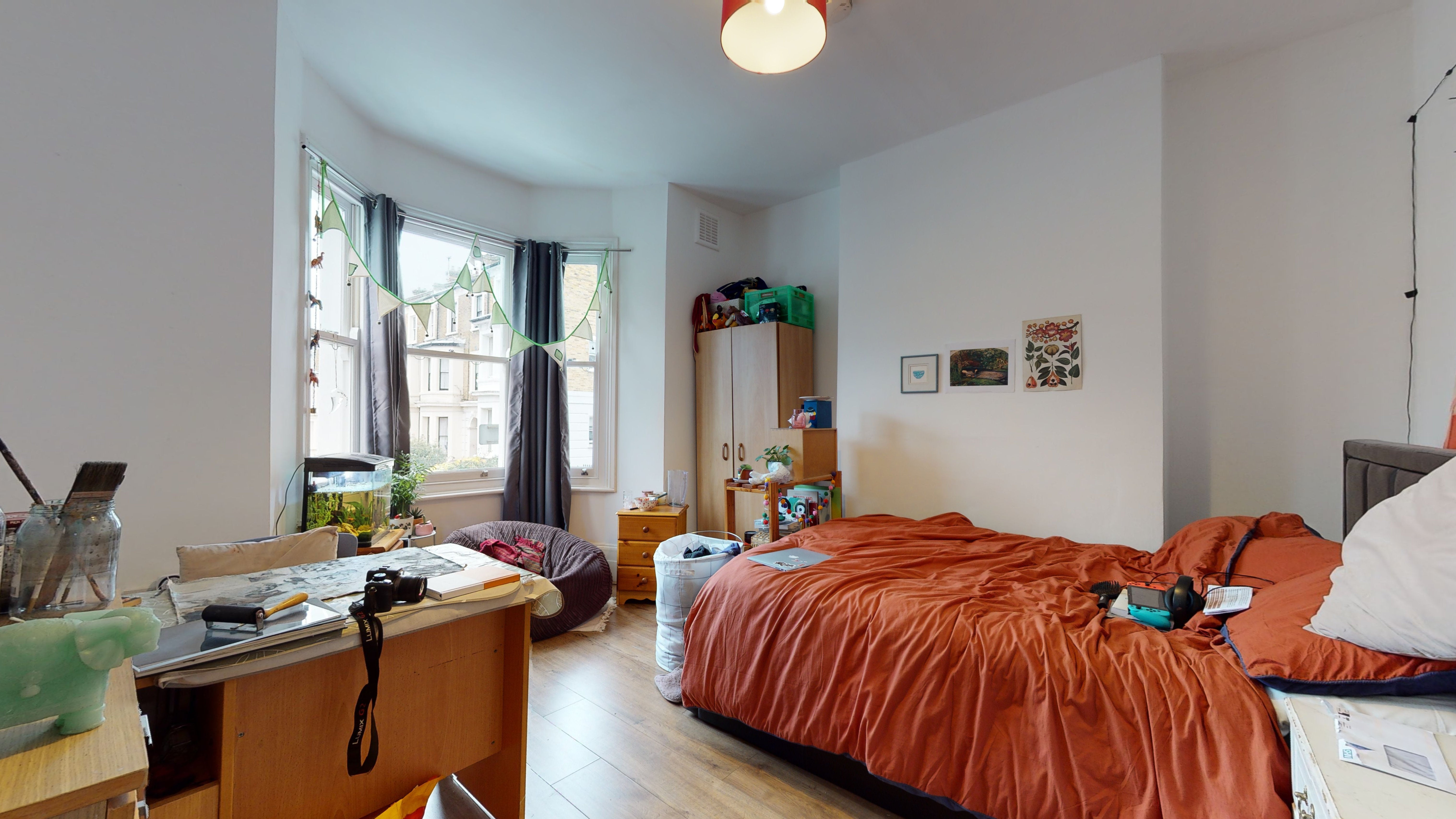 Flat Graces Road in Greater London