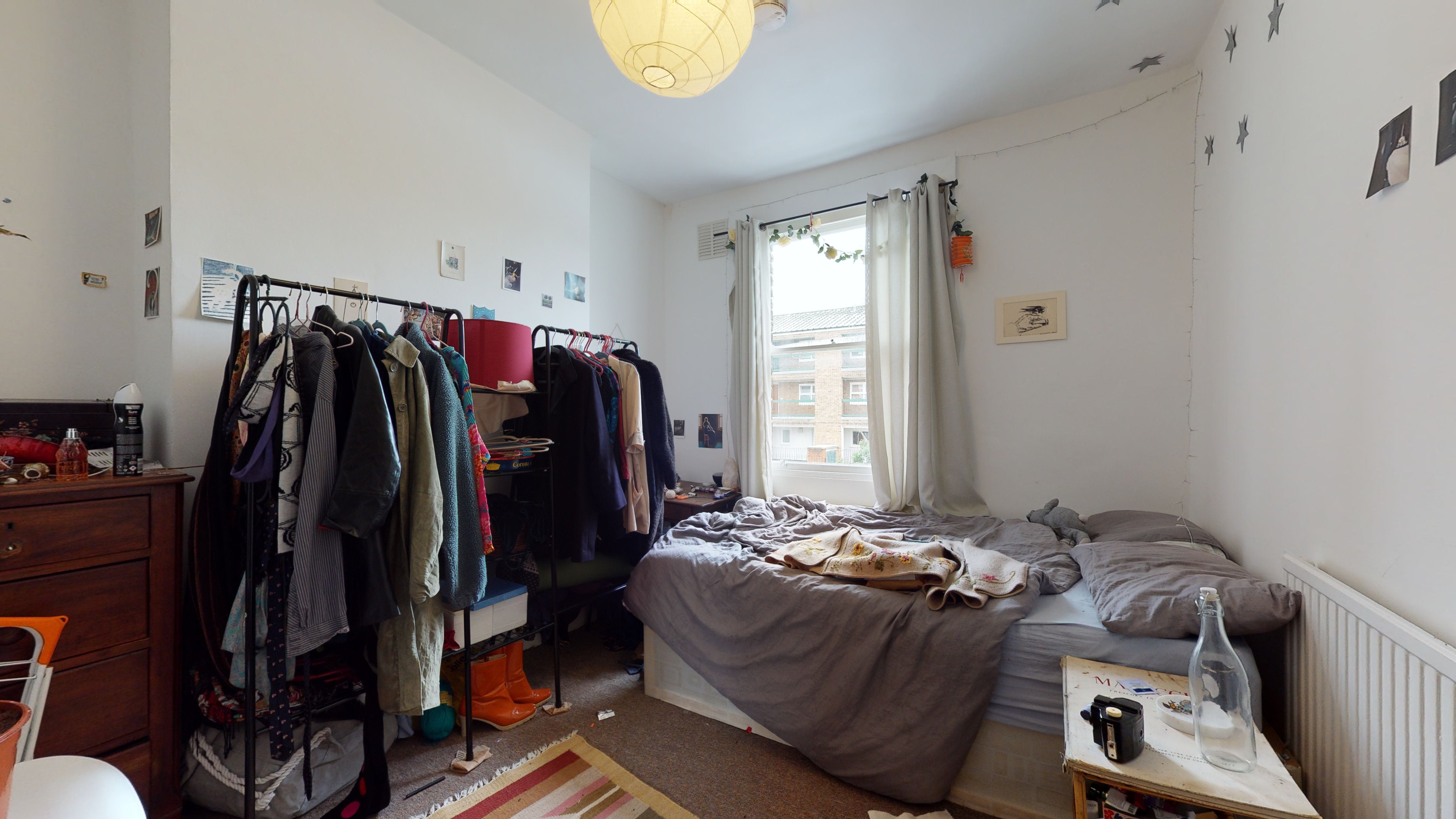 Flat Graces Road in Greater London