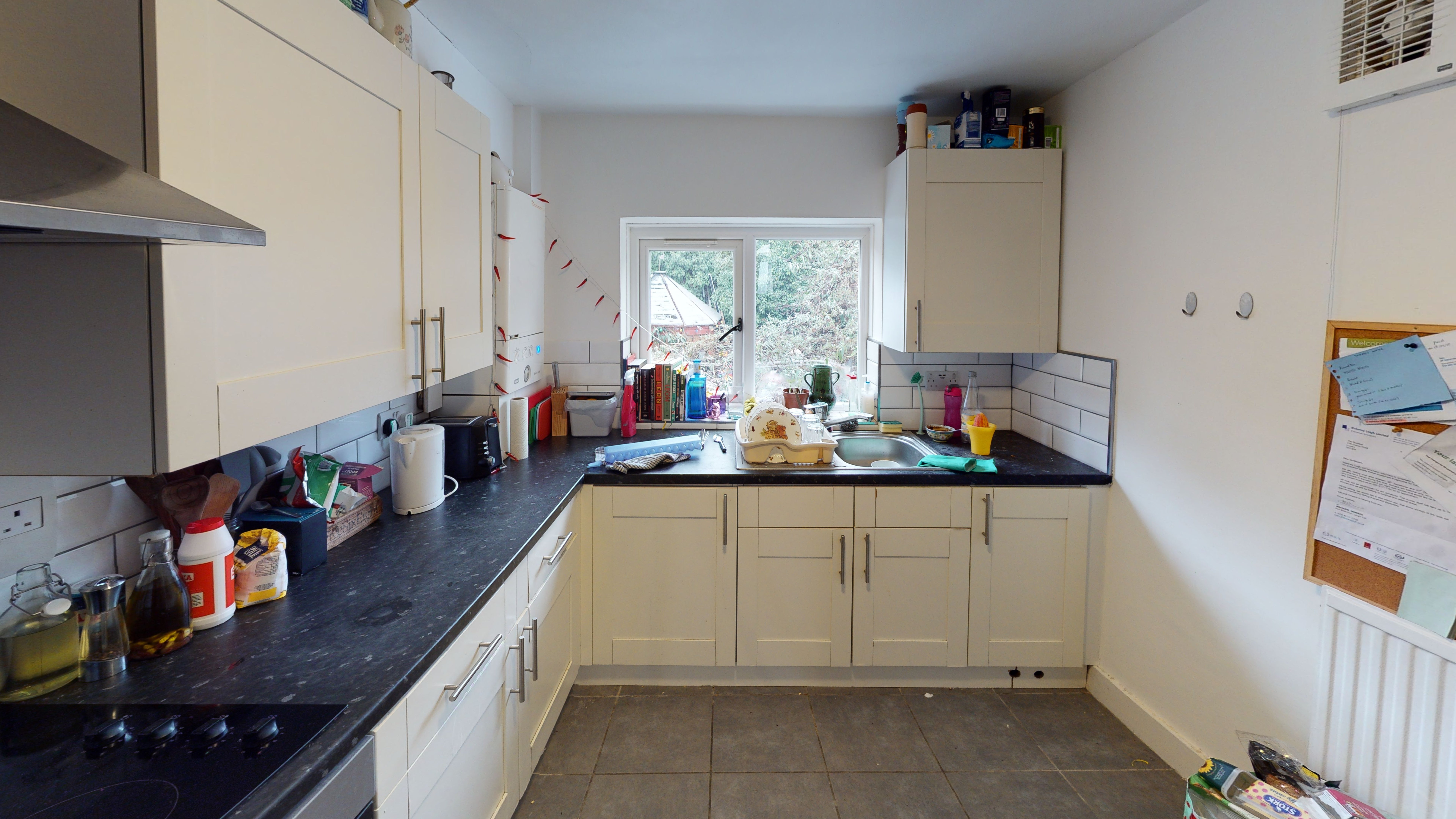 Flat Graces Road in Greater London