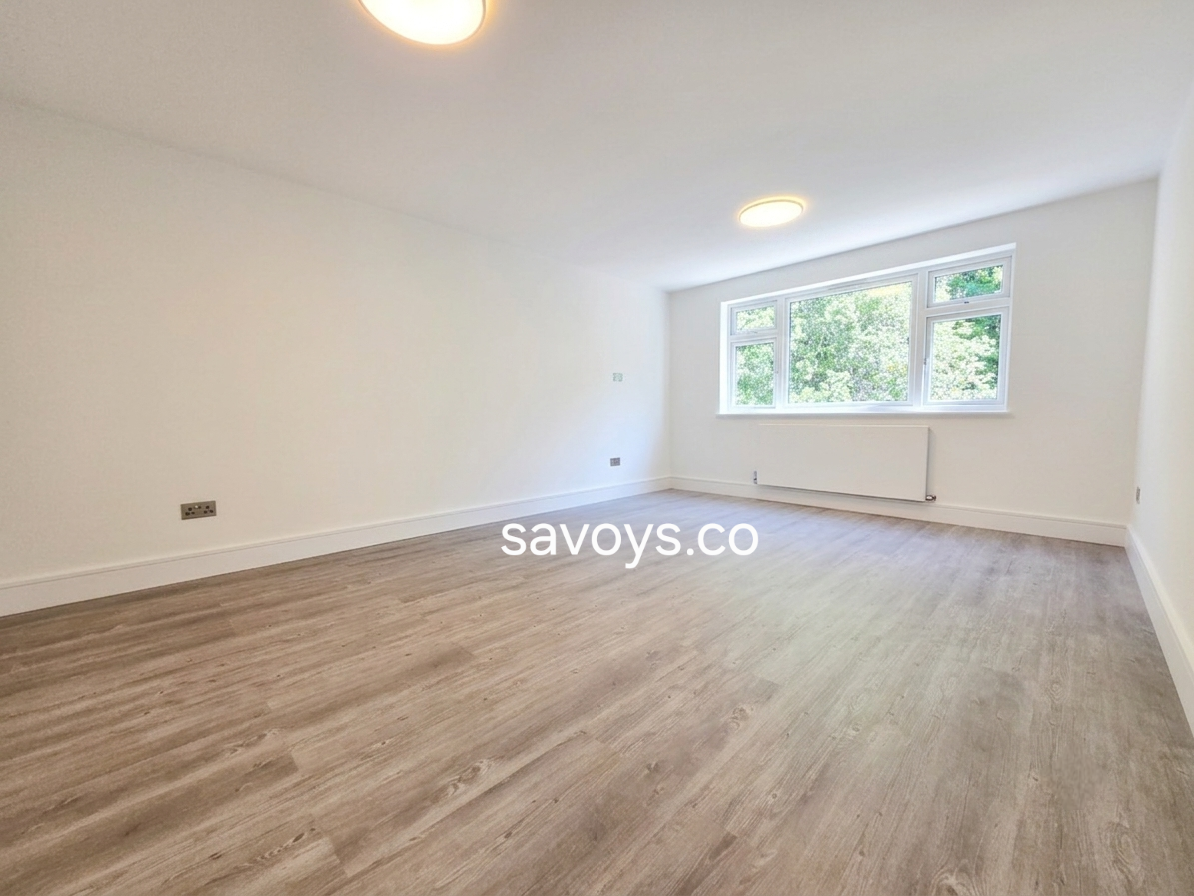Flat Myddelton Park in Greater London