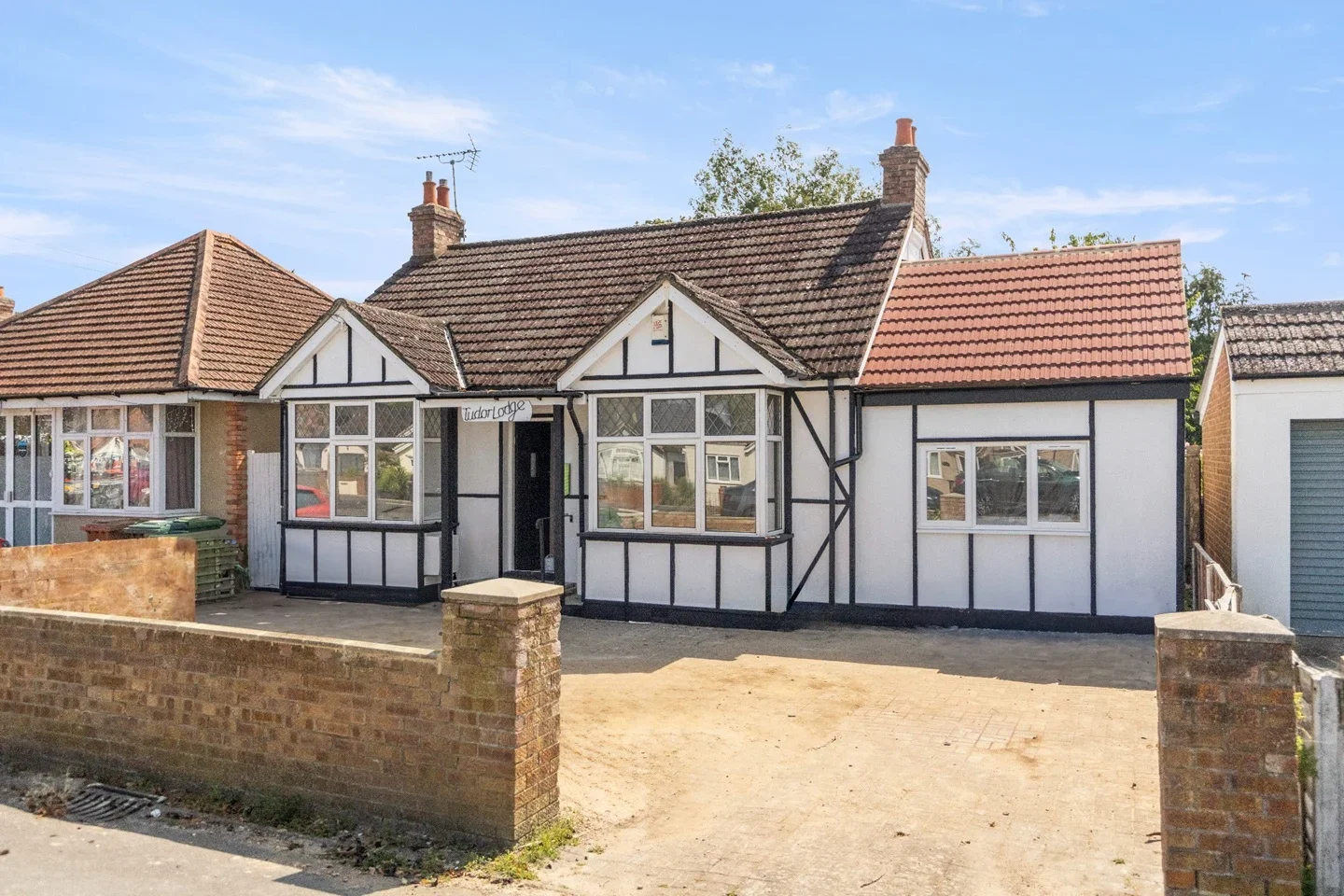 Flat Kingston Road in Borough of Spelthorne
