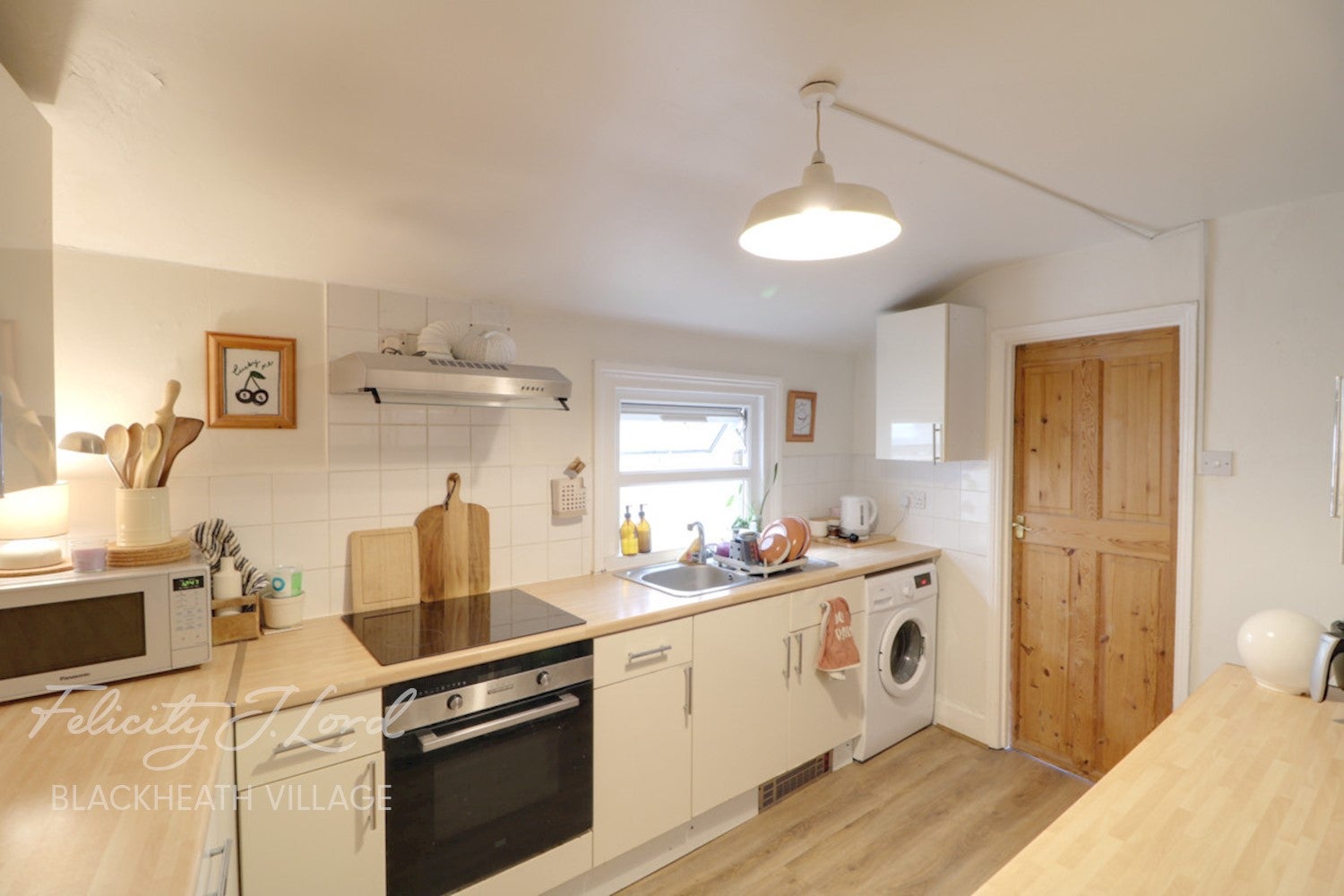 Flat Westcombe Hill in Greater London