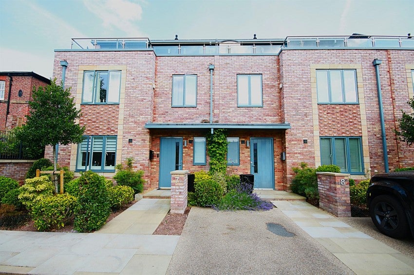 House Churchill Avenue in Monks Heath