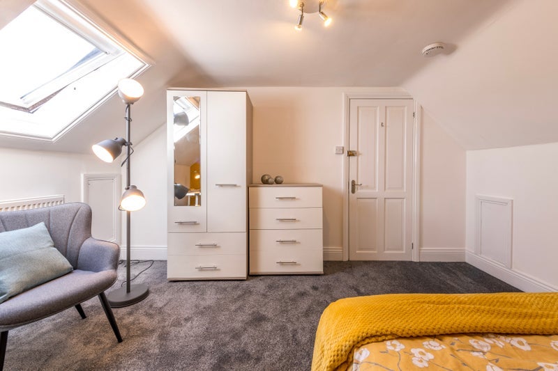 Room Farr Street in Bristol