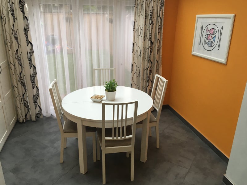 Room Erskine Crescent in Greater London