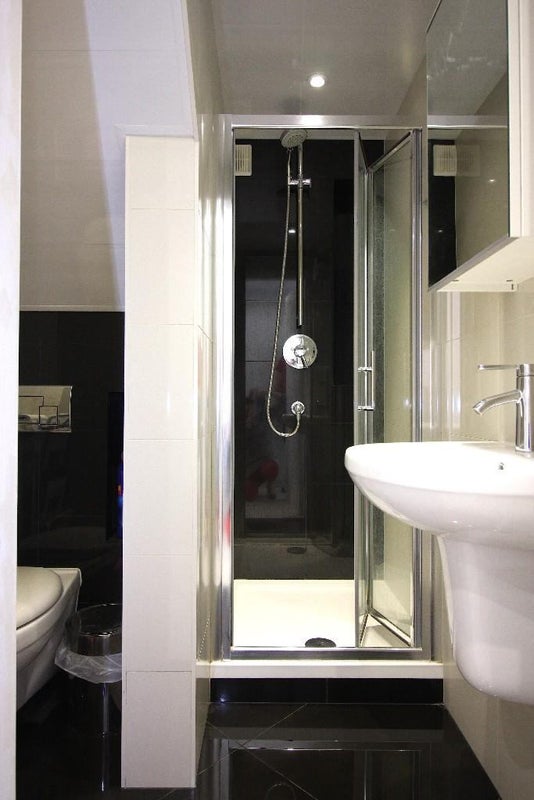 Room Erskine Crescent in Greater London