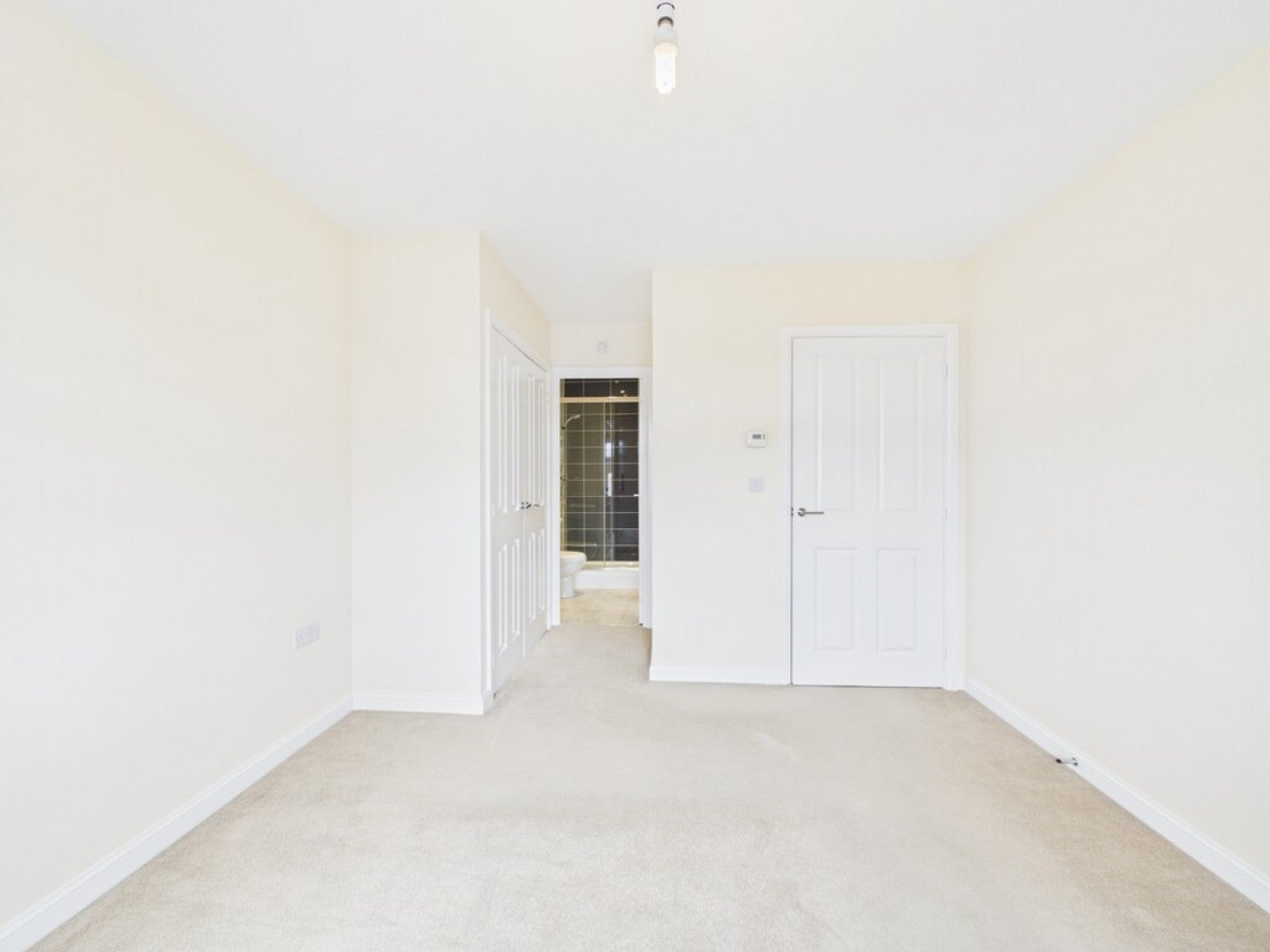 Flat Sargent Way in Horsham